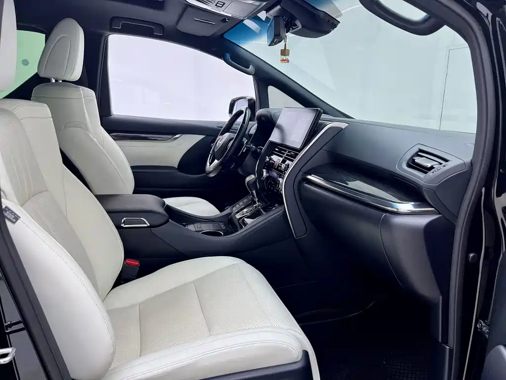 Lexus LM 2020 300h seven-seater elegant version купить на сайте DeffCars