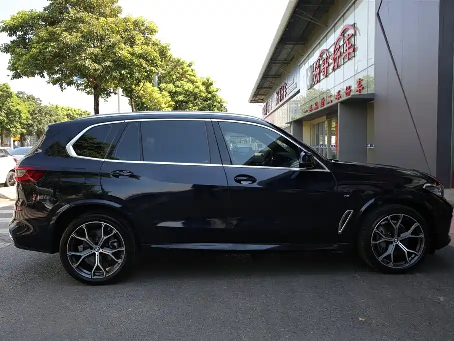BMW X5 2022 facelift xDrive 40Li M sports package купить на сайте DeffCars