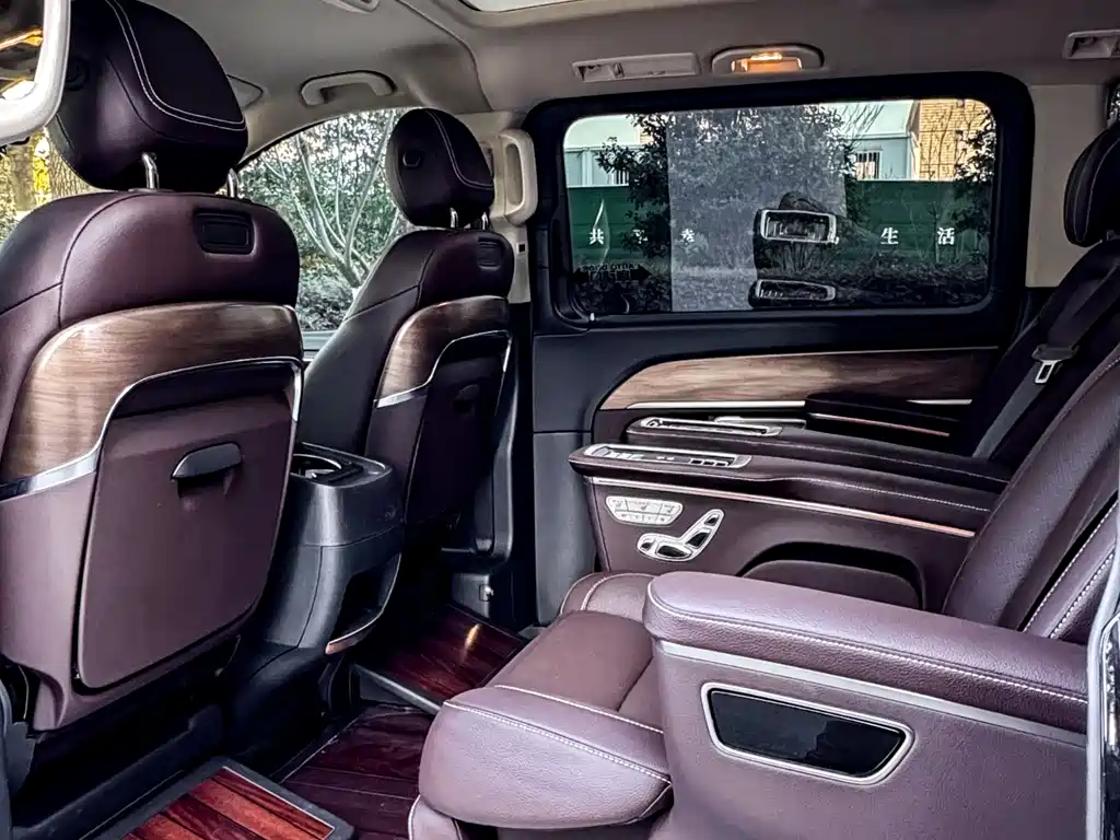 Mercedes-Benz V-Class 2022 V 260 L Long Wheelbase Premium Edition купить на сайте DeffCars
