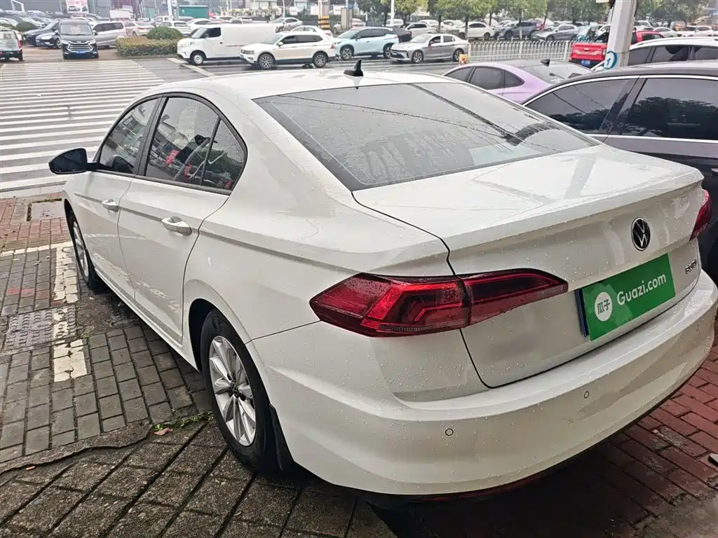 Bora 2021 1.5L manual fashion smart connected version купить на сайте DeffCars
