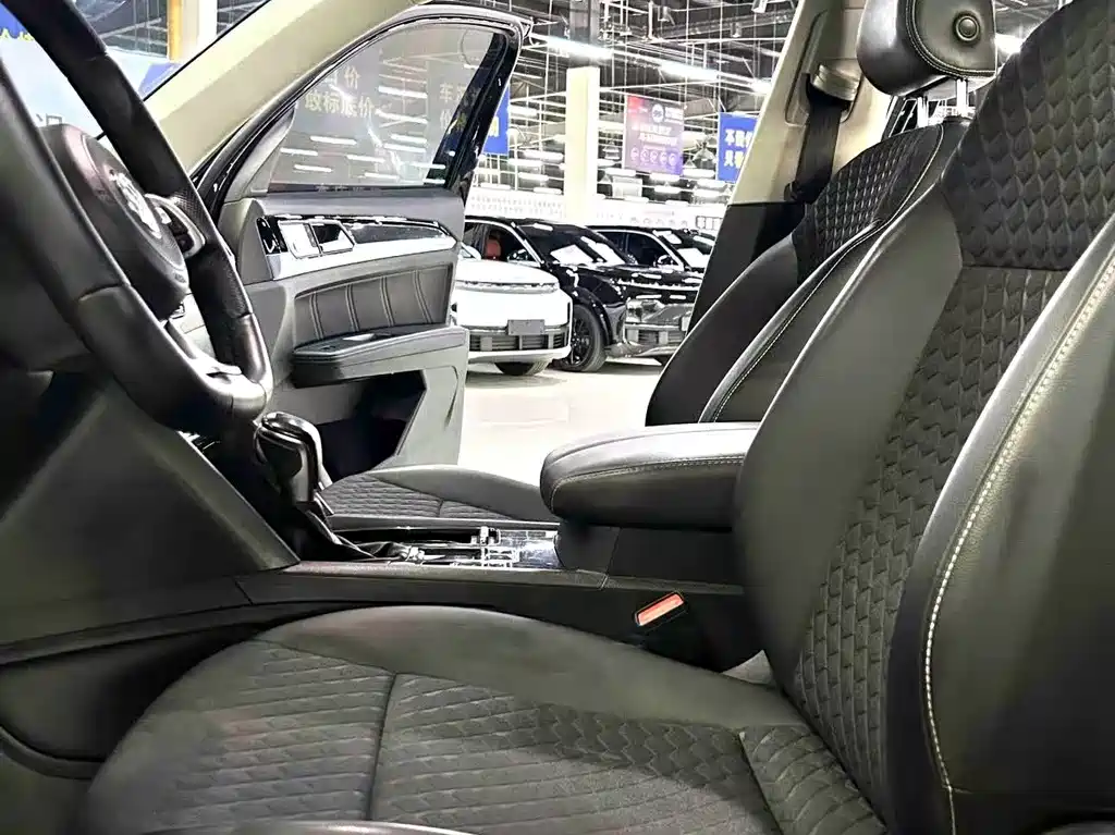 Touron 2020 Touron X 330TSI two-wheel drive luxury version купить на сайте DeffCars