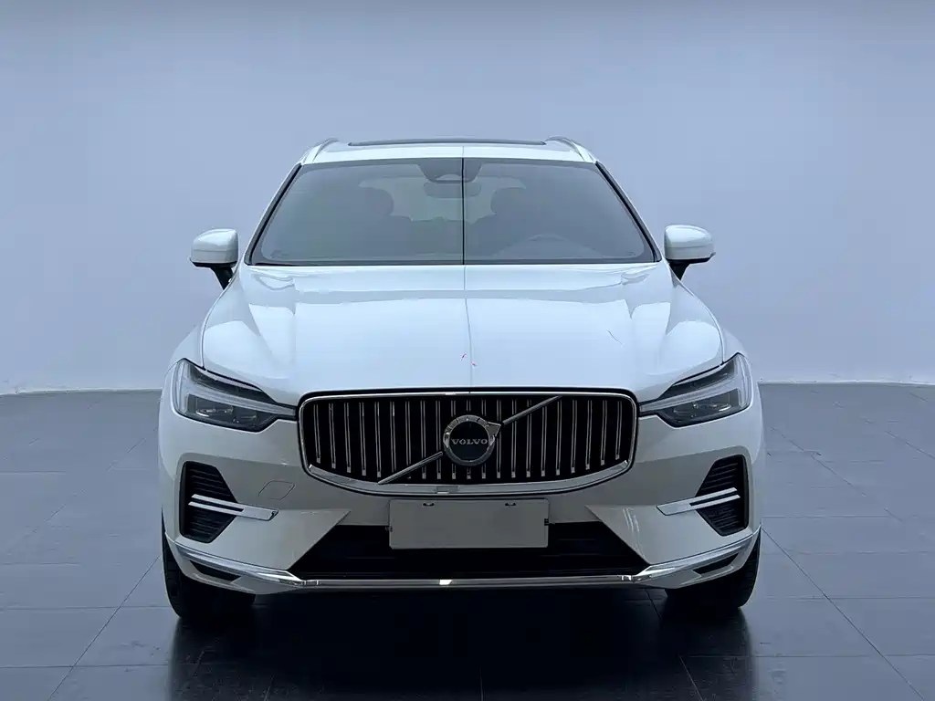 Volvo XC60 2023 B5 four-wheel drive Zhiyuan Deluxe Edition купить на сайте DeffCars