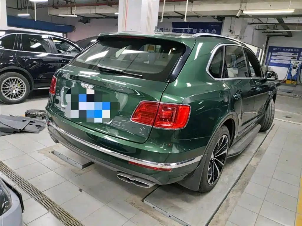 Bentayga 2018 4.0T V8 купить на сайте DeffCars