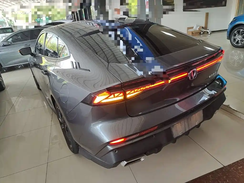 Changan UNI-V 2024 1.5T Premium Type купить на сайте DeffCars