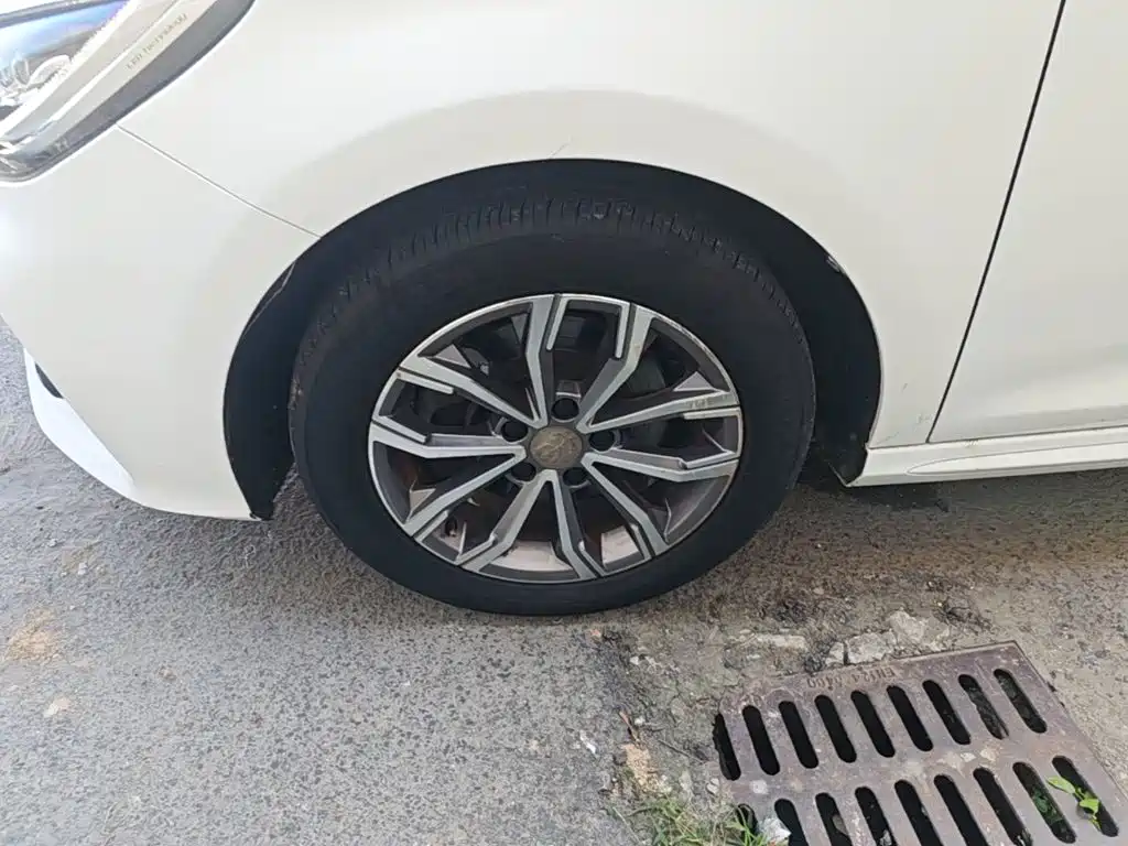 Song MAX 2019 1.5T automatic smart connected sunroof type 7 seats National VI купить на сайте DeffCars