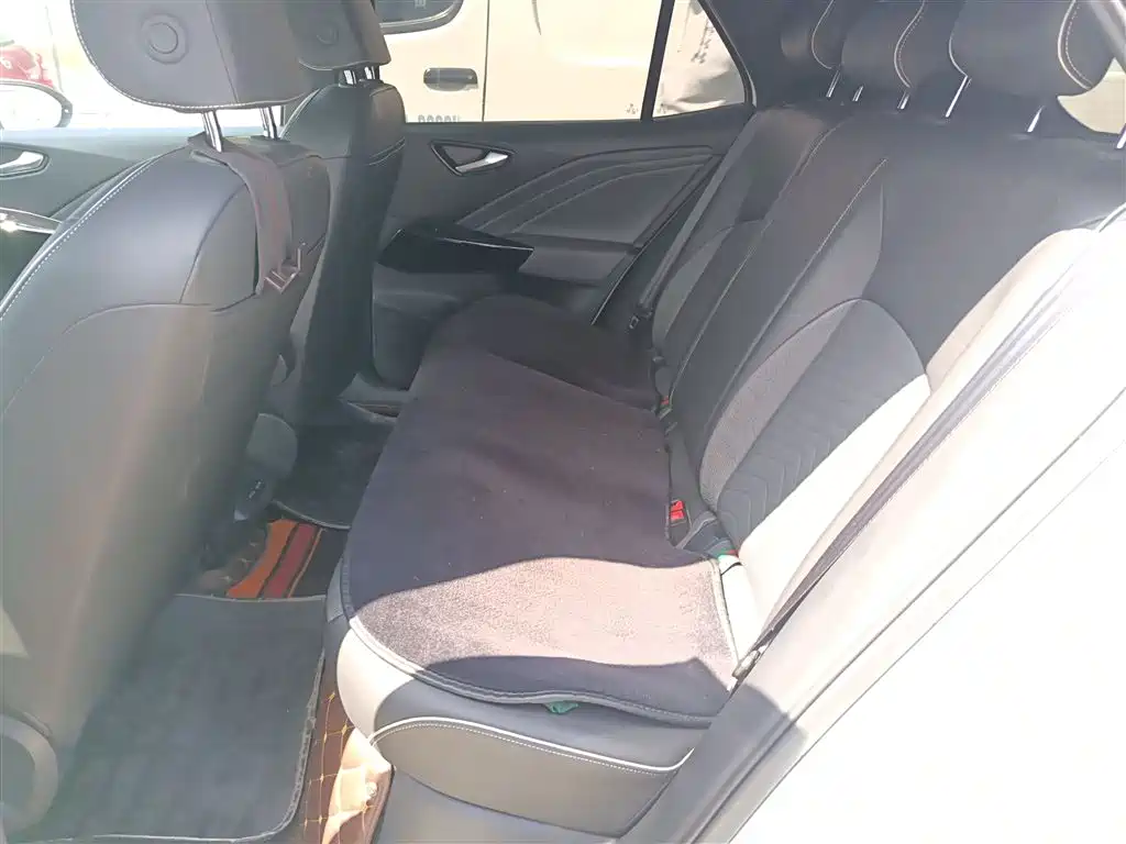 Volkswagen ID.3 2025 Smart Model Outstanding Edition купить на сайте DeffCars