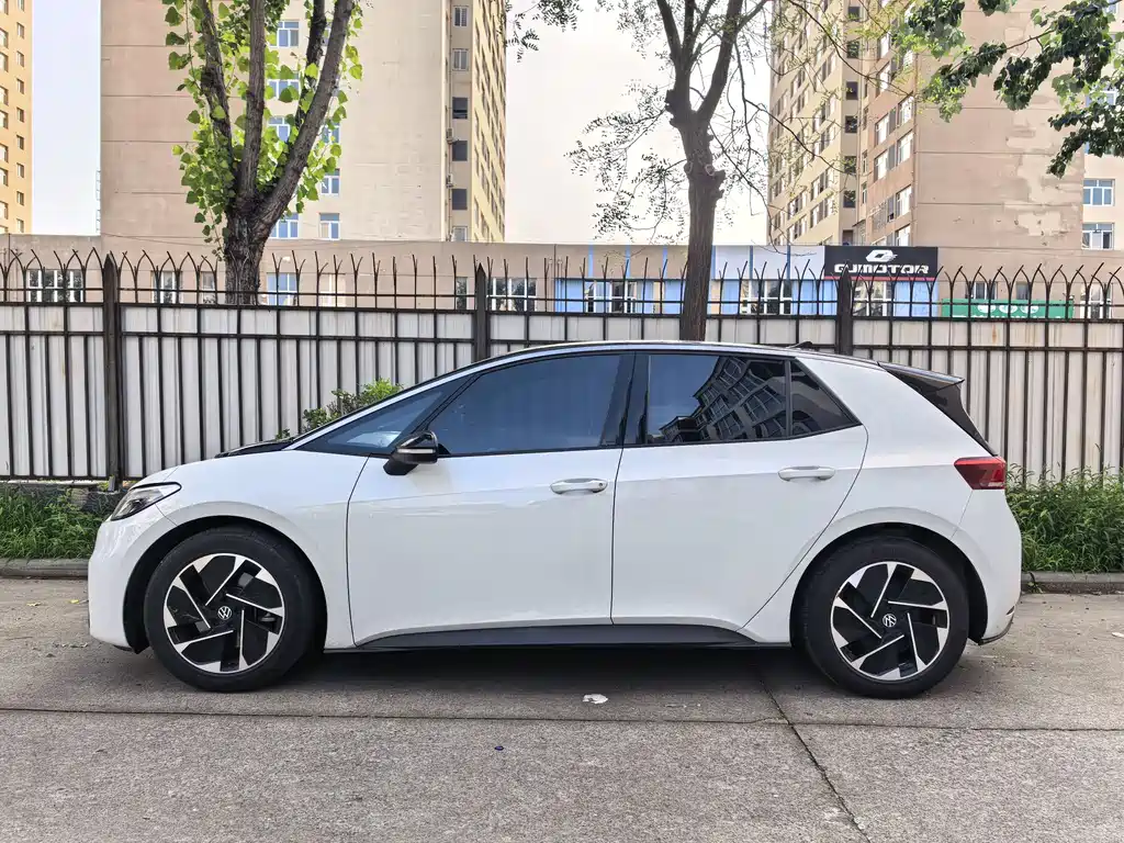 Volkswagen ID.3 2024 Outstanding Edition купить на сайте DeffCars