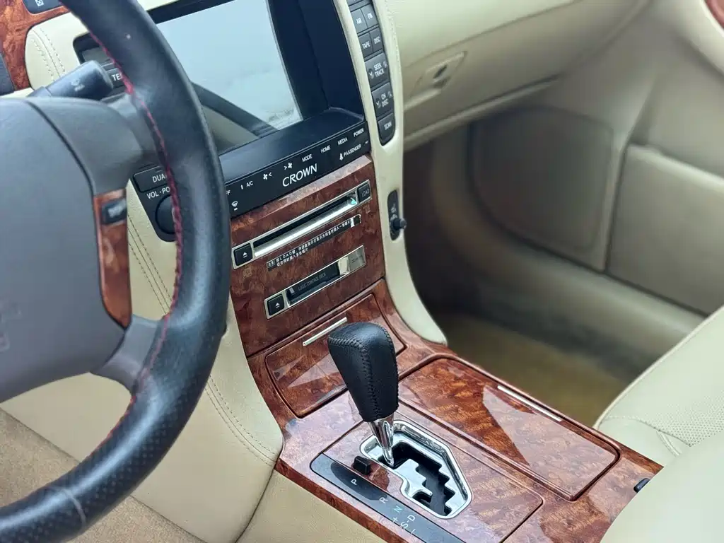 Crown 2005 2.5L Royal купить на сайте DeffCars