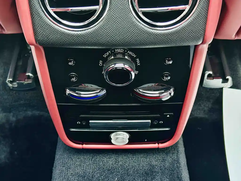 Cullinan 2018 four-seat version купить на сайте DeffCars