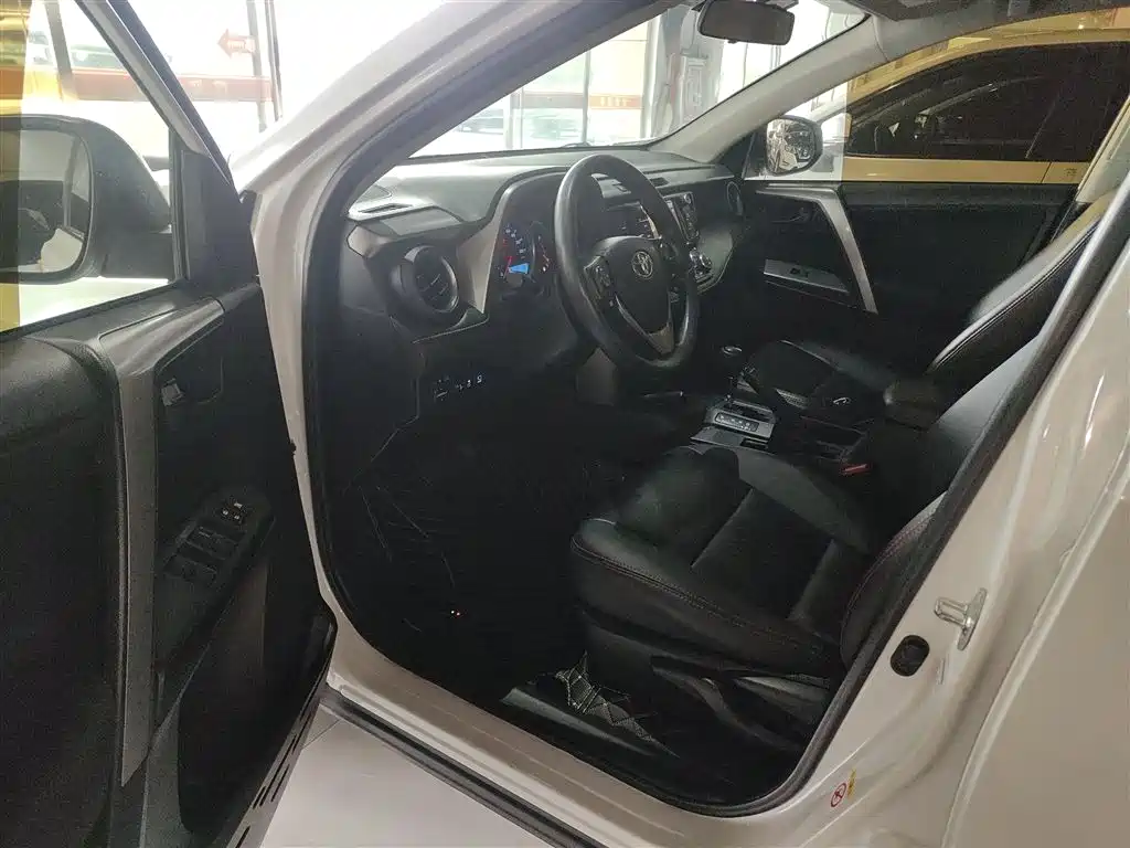 RAV4 Rongfang 2016 2.0L CVT two-wheel drive comfort version National V купить на сайте DeffCars