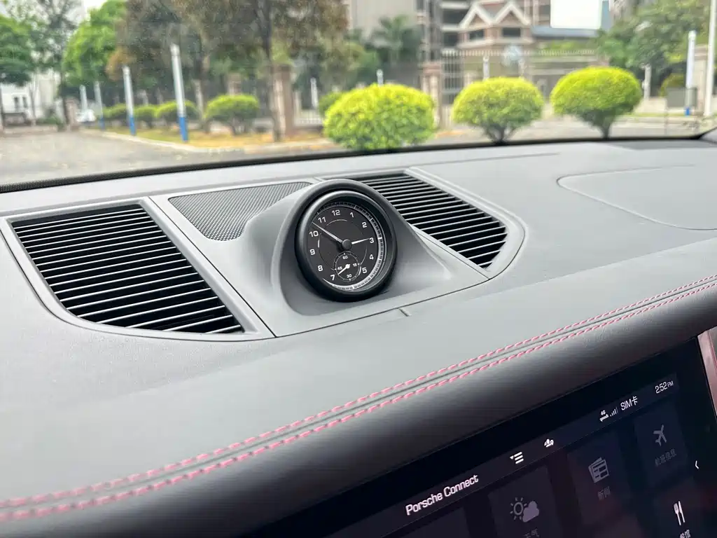 Macan 2023 Macan 2.0T купить на сайте DeffCars