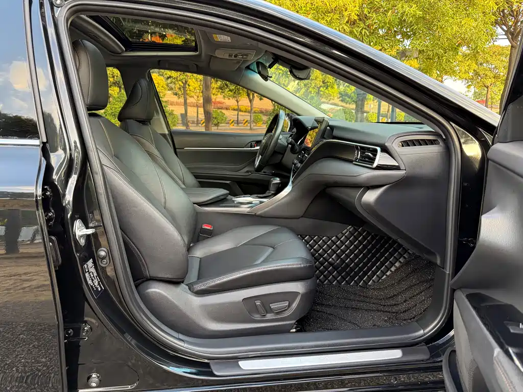 Camry 2021 2.0G Deluxe Edition купить на сайте DeffCars