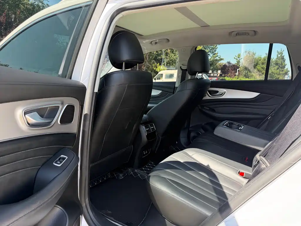 Roewe RX5 MAX 2021 Supreme Series 400TGI Automatic Luxury Cockpit Edition купить на сайте DeffCars