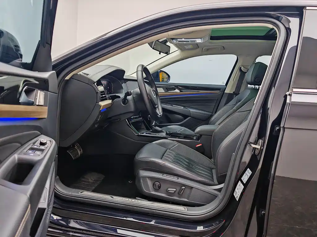 Passat 2020 330TSI Luxury Edition National V купить на сайте DeffCars