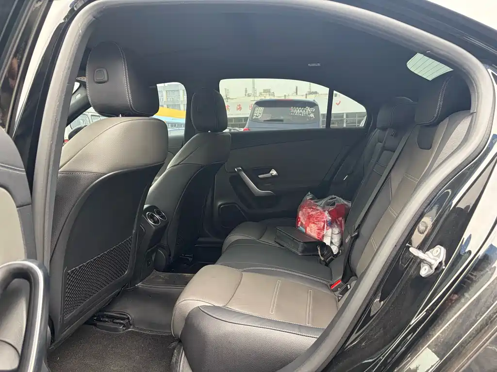 Mercedes-Benz A-Class AMG 2022 AMG A 35 L 4MATIC купить на сайте DeffCars