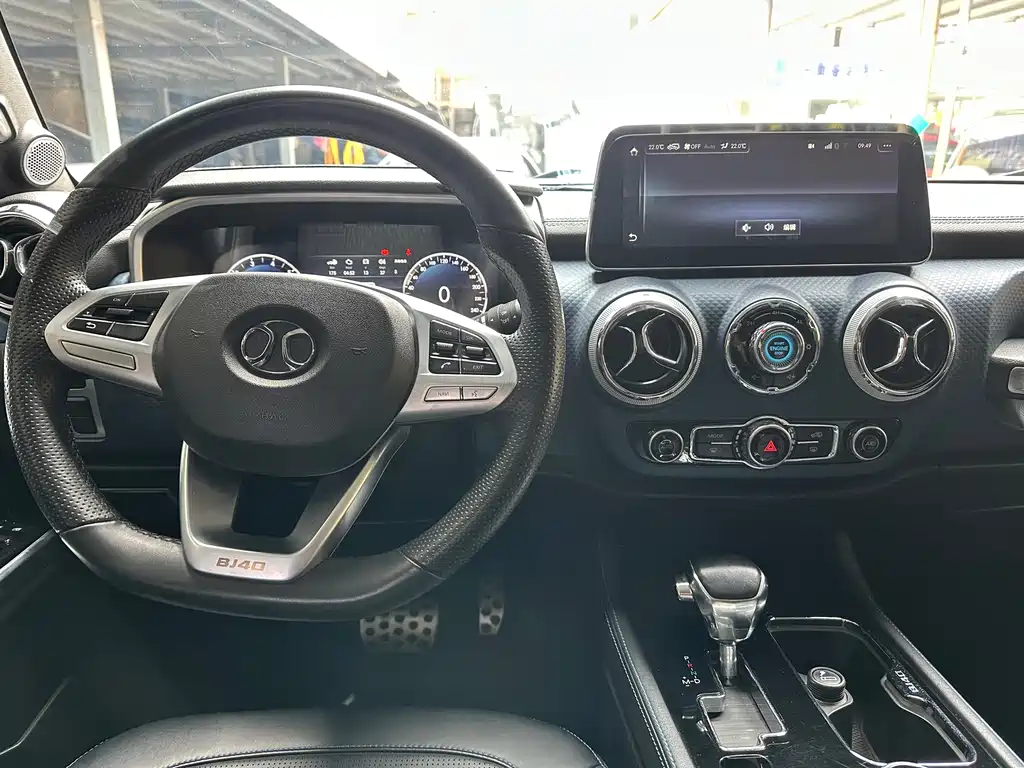 Beijing Off-Road BJ40 2019 PLUS 2.3T Automatic Four-wheel Drive Exclusive Edition National VI купить на сайте DeffCars