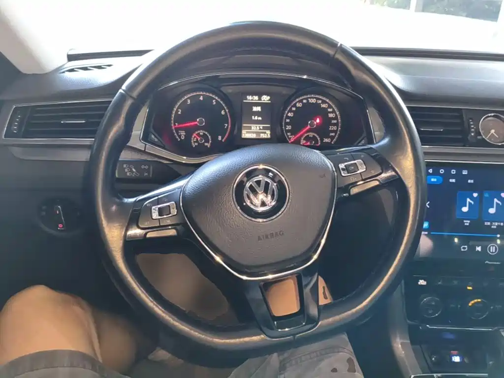 Passat 2017 330TSI DSG Premium Edition купить на сайте DeffCars