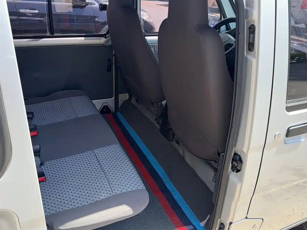 Wuling Zhiguang 2020 1.2L Practical National VI LSI купить на сайте DeffCars