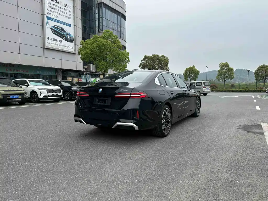 BMW 5 Series 2025 530Li Exclusive M Sports Package купить на сайте DeffCars