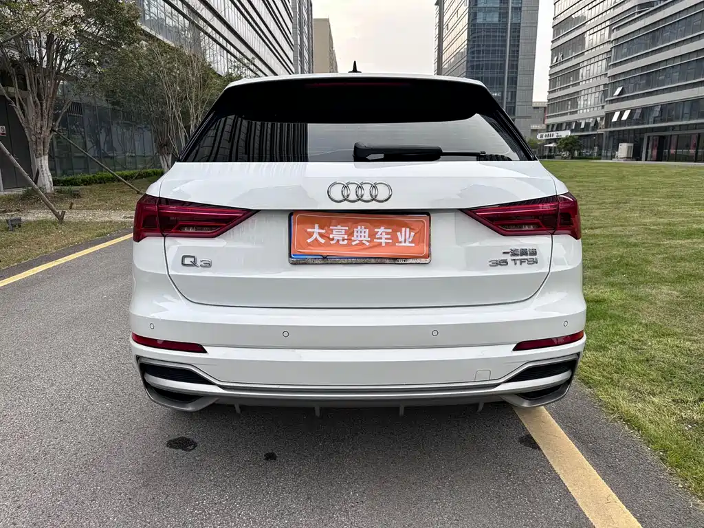Audi Q3 2021 35 TFSI aggressive and dynamic купить на сайте DeffCars