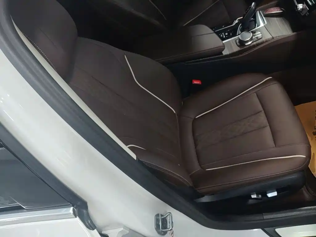 BMW 5 Series 2023 530Li xDrive Luxury Package купить на сайте DeffCars
