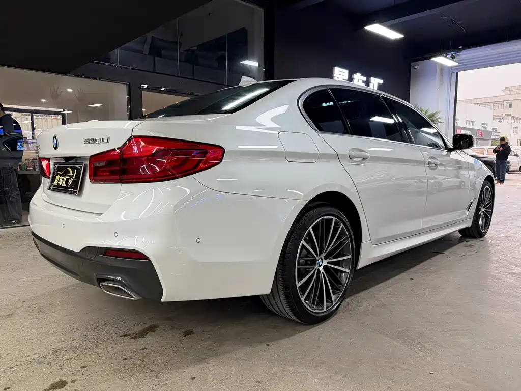 BMW 5 Series 2020 530Li Leading M Sports Package купить на сайте DeffCars