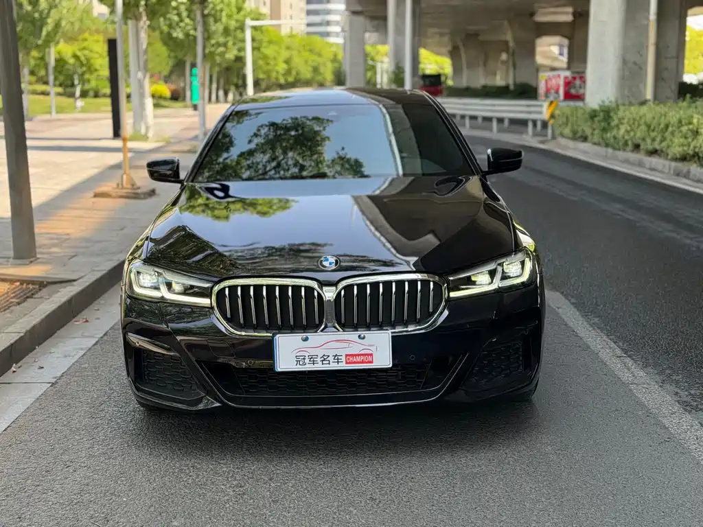 BMW 5 Series 2022 525Li M Sports Package купить на сайте DeffCars
