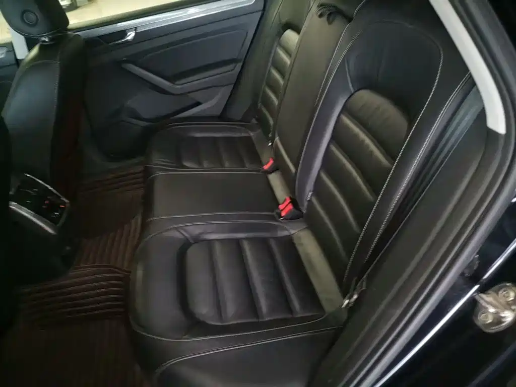 Passat 2017 330TSI DSG Premium Edition купить на сайте DeffCars