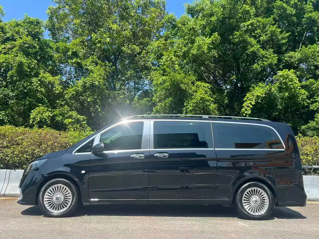Vito 2023 2.0T Business Edition 7 seats купить на сайте DeffCars