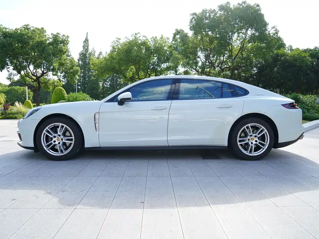Panamera 2017 Panamera 4 Executive Extended Edition 3.0T купить на сайте DeffCars
