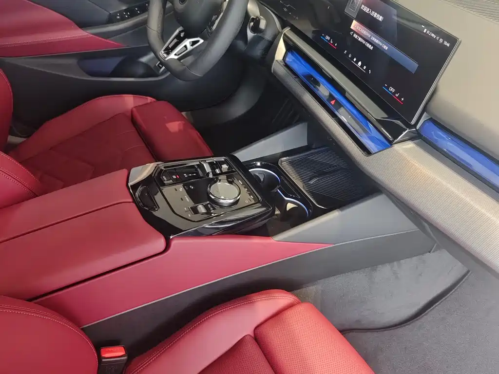 BMW 5 Series 2026 525Li M Sports Package купить на сайте DeffCars