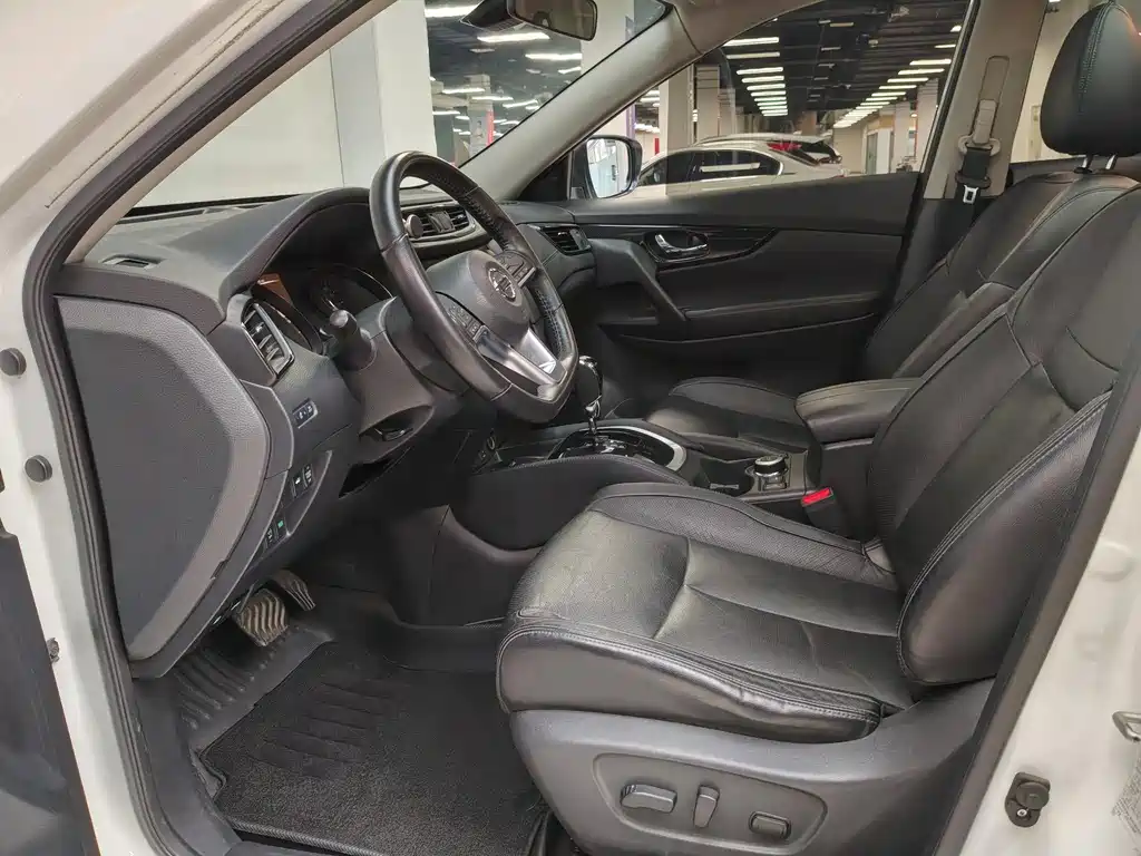 X-Trail 2017 2.5L CVT Deluxe Edition 4WD купить на сайте DeffCars