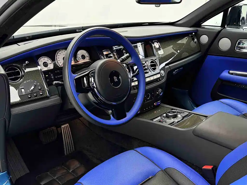 Phantom 2018 6.6T Black Badge купить на сайте DeffCars