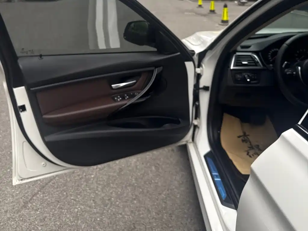 BMW 3 Series 2018 320Li Leading M Sports Package купить на сайте DeffCars