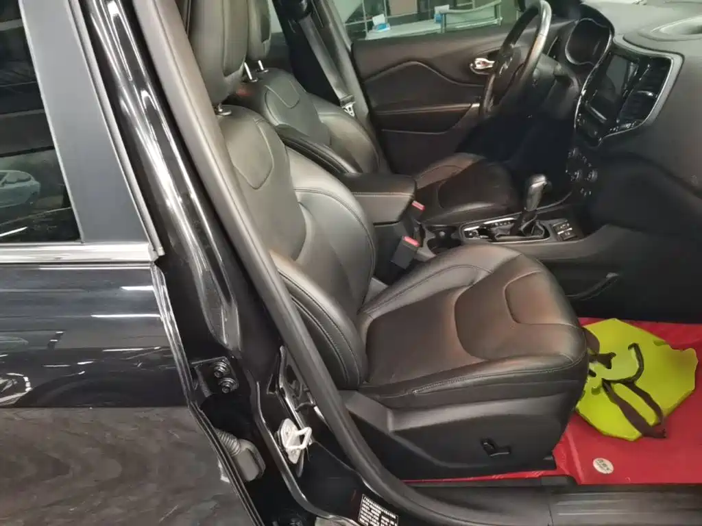 Liberty Light 2019 2.0T 2WD Intelligent Edition National VI купить на сайте DeffCars
