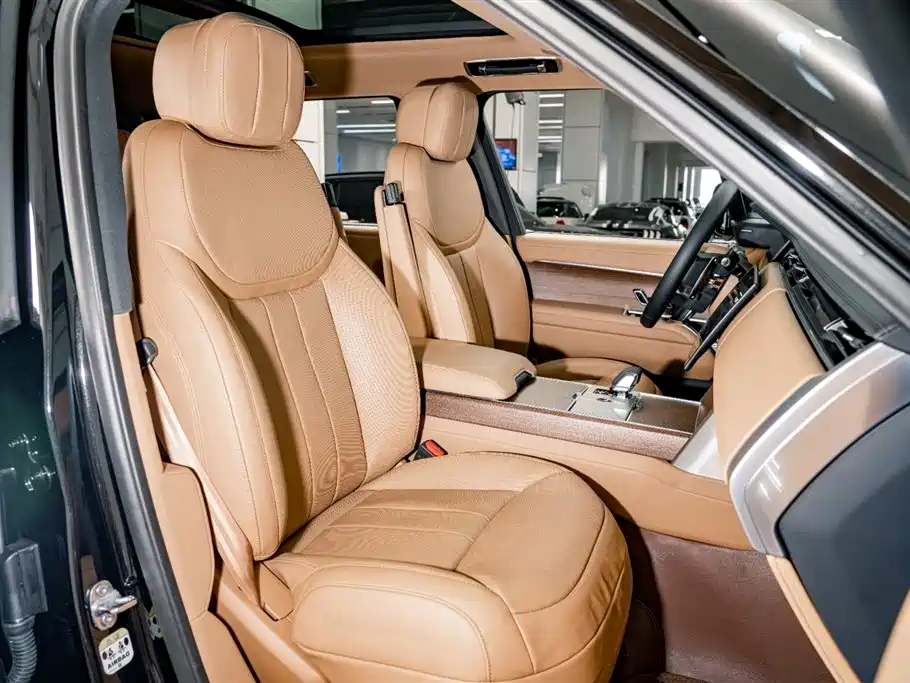 Range Rover 2024 3.0 L6 400PS Extended Edition, seven seats купить на сайте DeffCars