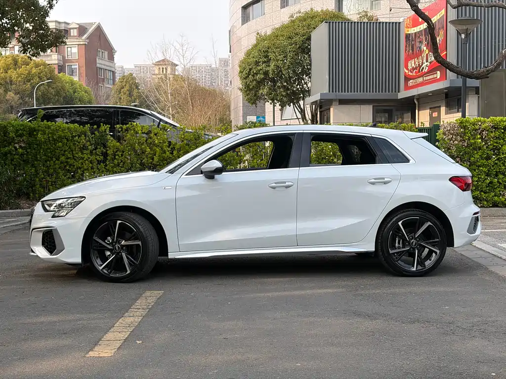 Audi A3 2024 Sportback 35 TFSI stylish and sporty купить на сайте DeffCars