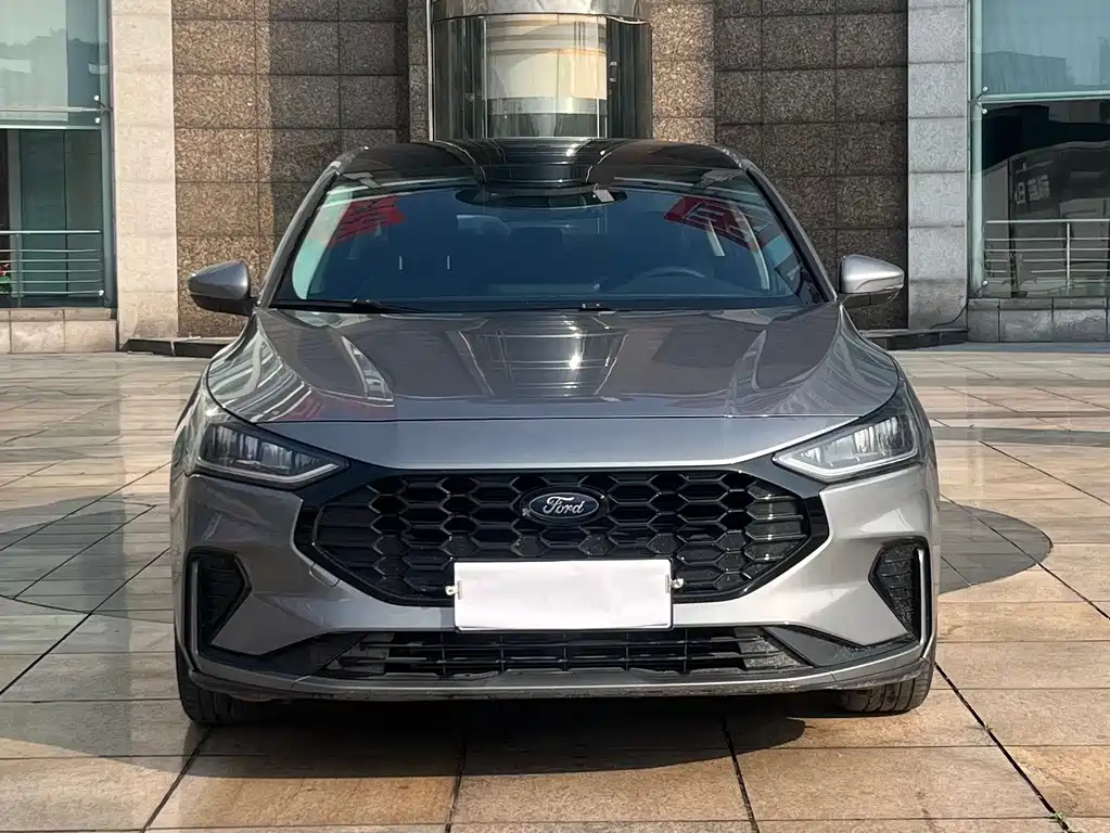 Focus 2022 sedan EcoBoost 180 automatic racing version купить на сайте DeffCars