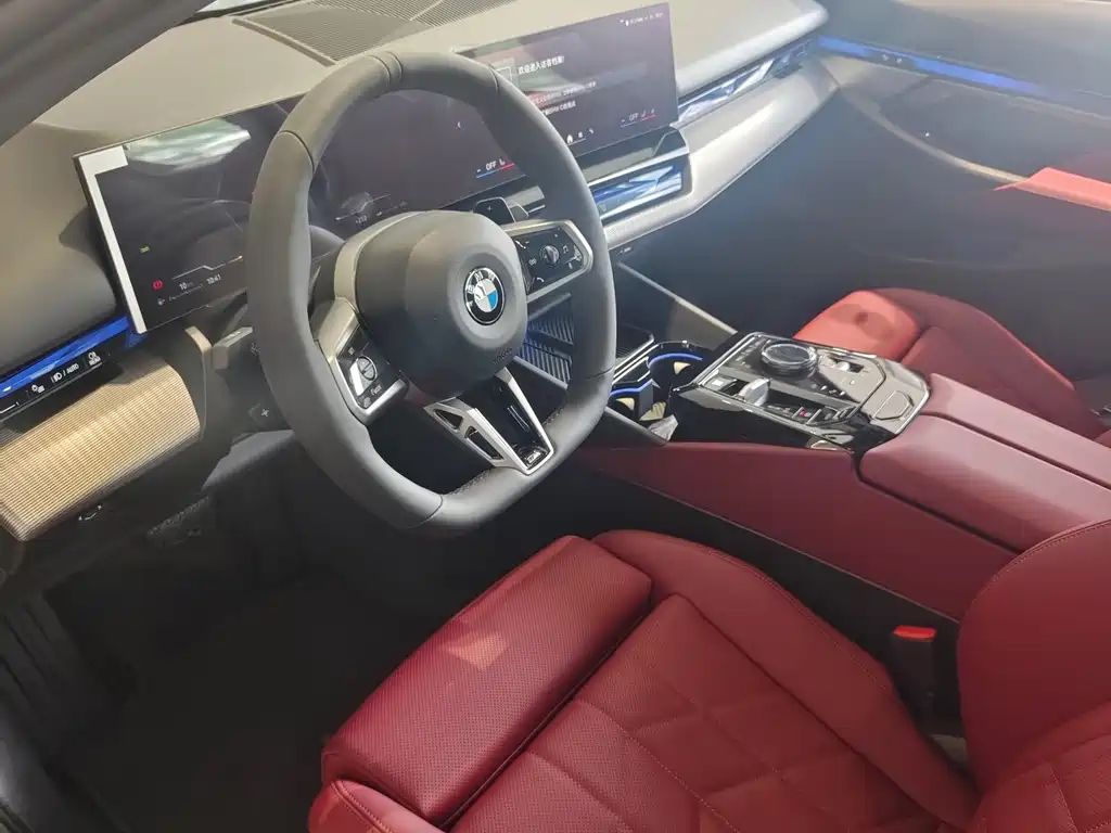 BMW 5 Series 2026 525Li M Sports Package купить на сайте DeffCars