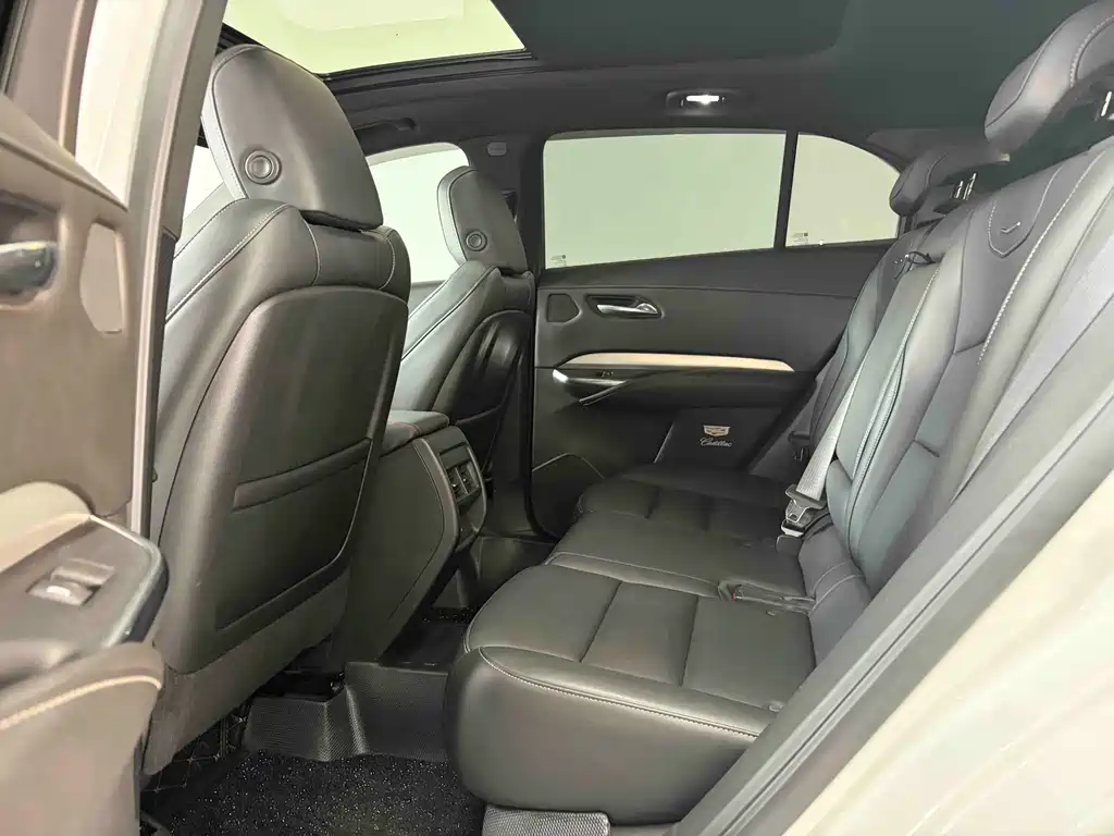 Cadillac XT4 2020 28T two-wheel drive leading model купить на сайте DeffCars