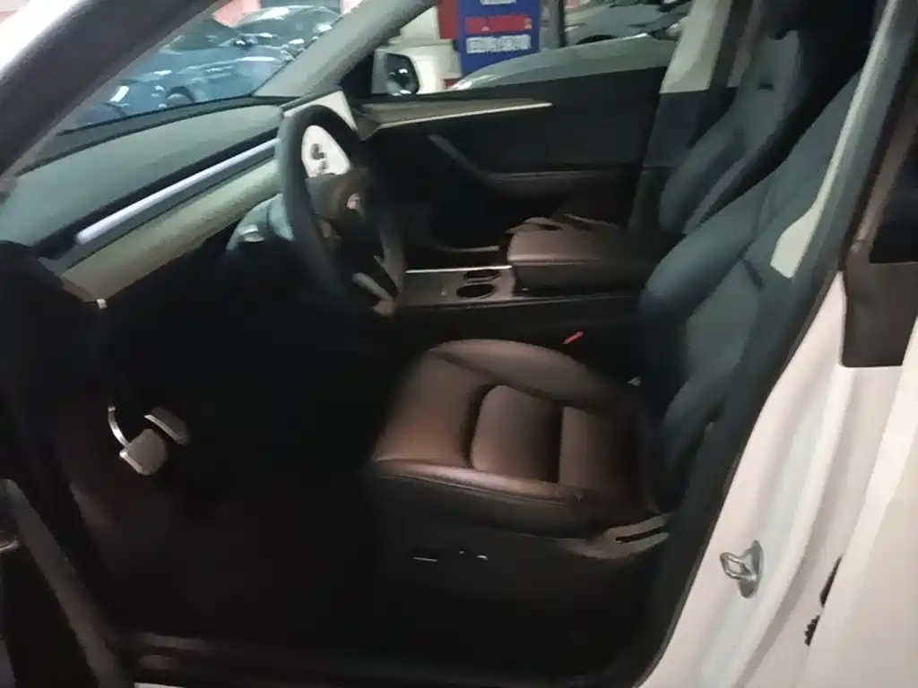 Model Y 2022 rear-wheel drive version купить на сайте DeffCars
