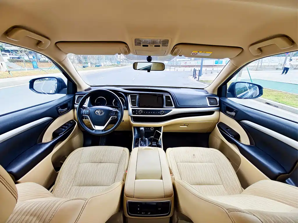 Highlander 2018 2.0T two-wheel drive elite version, 7 seats, National VI купить на сайте DeffCars