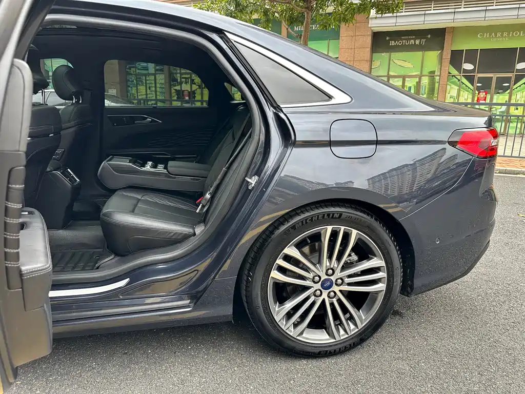 Taurus 2019 EcoBoost 245 Vignale Premium Edition купить на сайте DeffCars