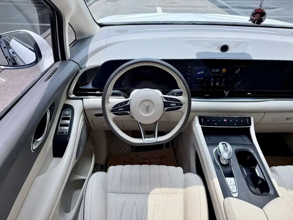 Lantu Dreamer 2022 0-carbon version Dream+Smart Range Package 605km купить на сайте DeffCars