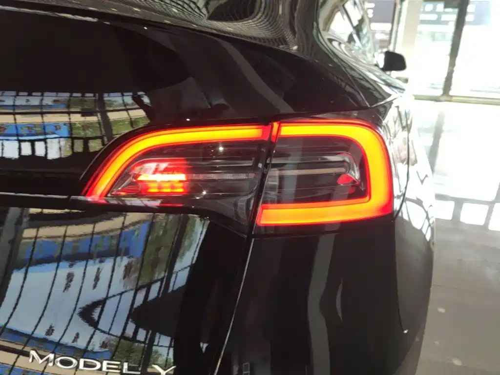 Model Y 2023 long-range all-wheel drive version купить на сайте DeffCars