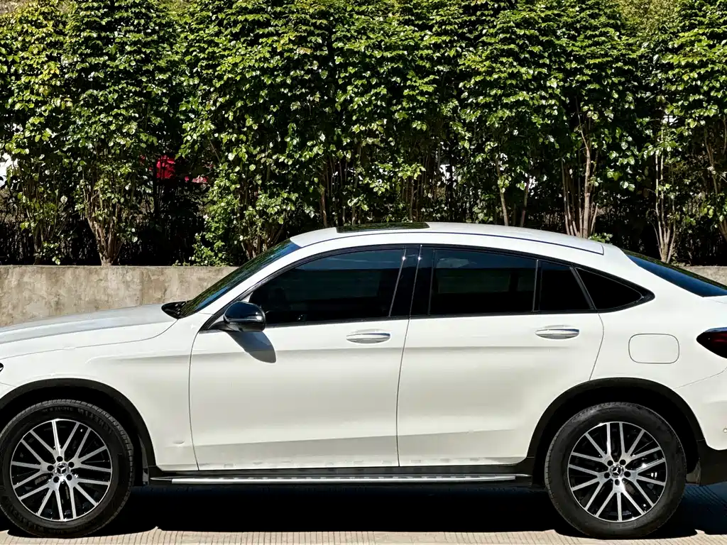 Mercedes-Benz GLC Coupe 2020 GLC 300 4MATIC Coupe SUV купить на сайте DeffCars