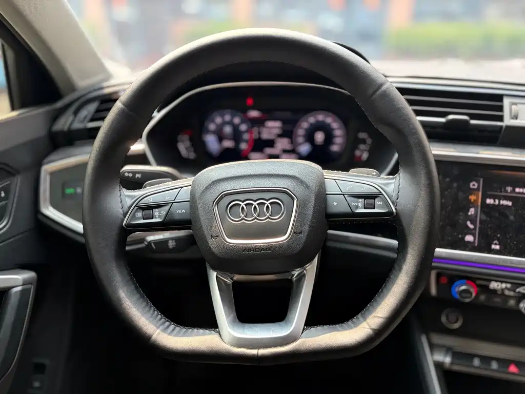 Audi Q3 2021 35 TFSI Fashionable and Dynamic купить на сайте DeffCars