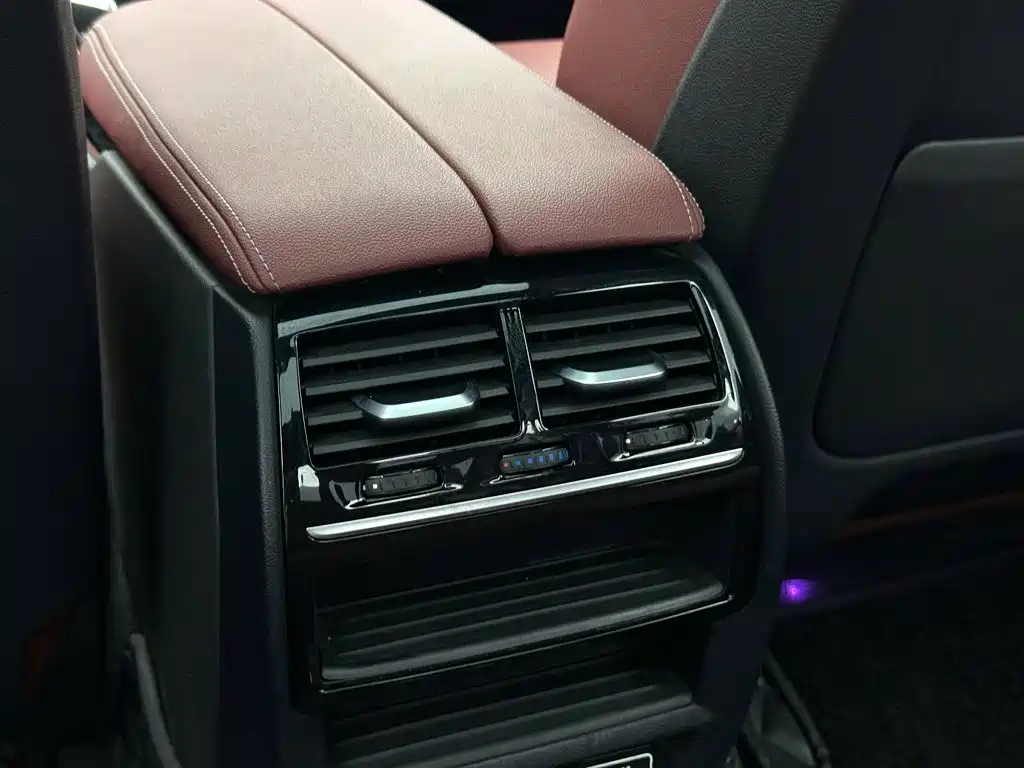 BMW 5 Series 2021 530Li Leading M Sports Package купить на сайте DeffCars