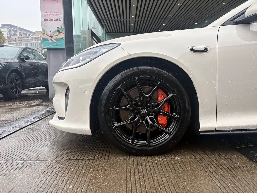 Zhiji L6 2025 Max+ купить на сайте DeffCars