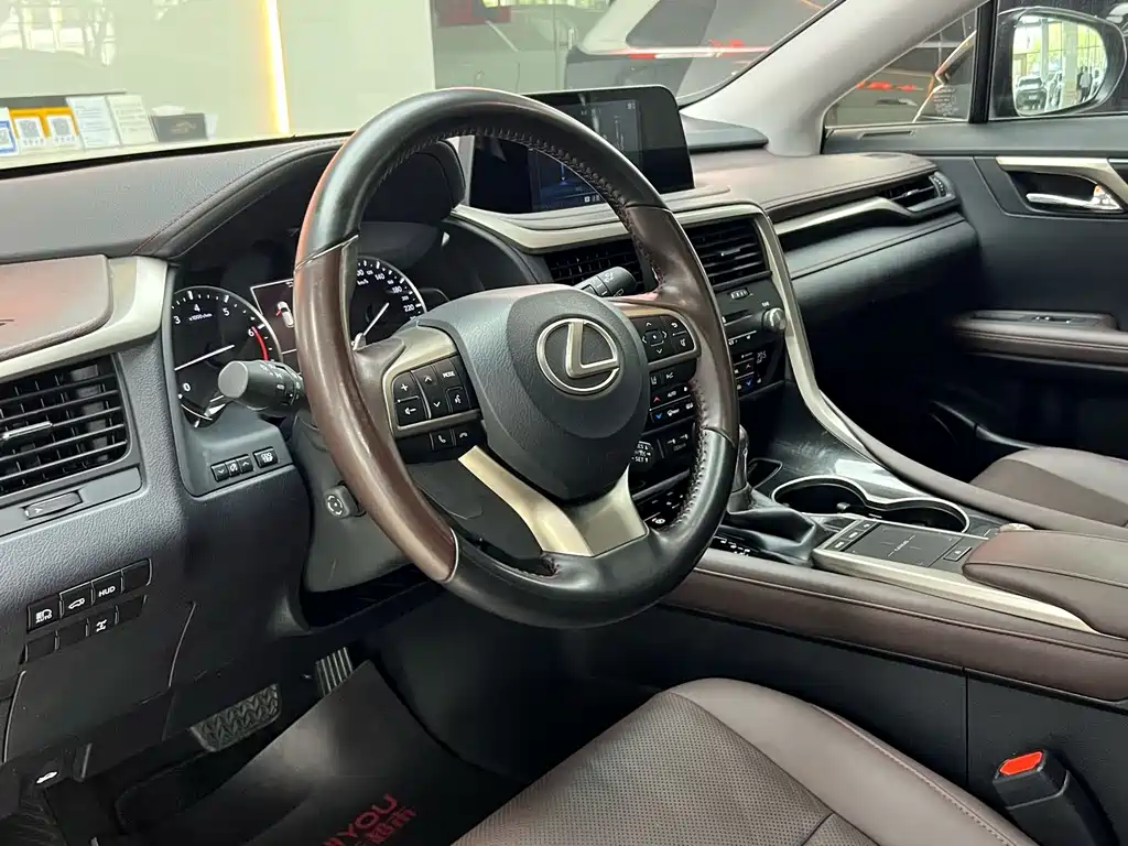 Lexus RX 2020 facelift 300 four-wheel drive elegant version купить на сайте DeffCars